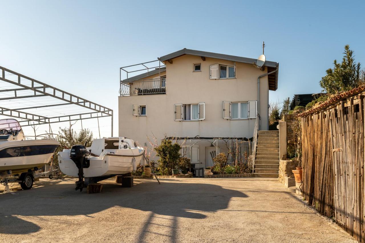 Apartments With A Parking Space Lopar, Rab - 14070 Exterior foto