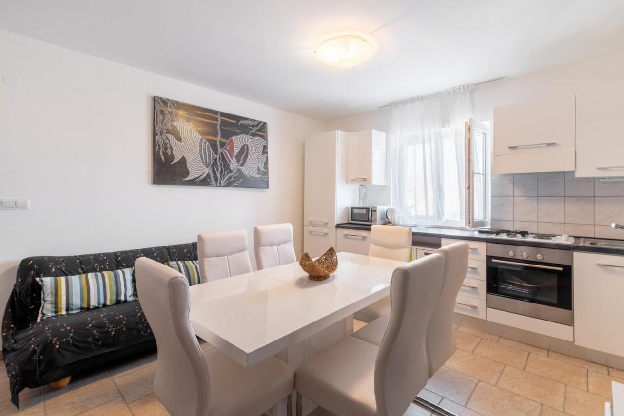 Apartments With A Parking Space Lopar, Rab - 14070 Exterior foto