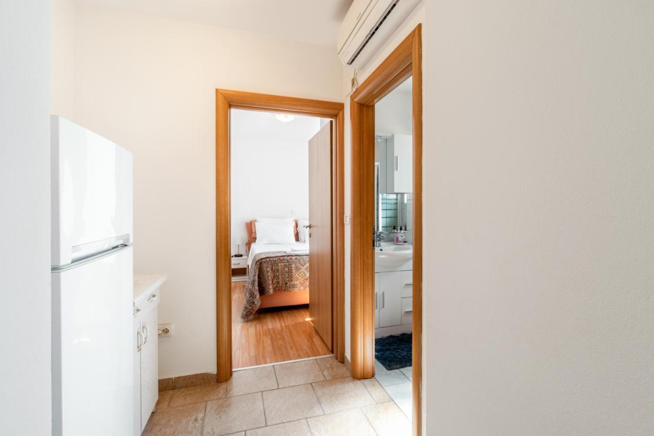 Apartments With A Parking Space Lopar, Rab - 14070 Exterior foto