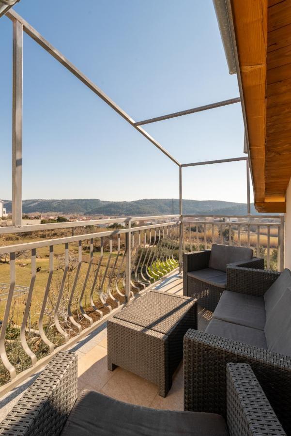 Apartments With A Parking Space Lopar, Rab - 14070 Exterior foto