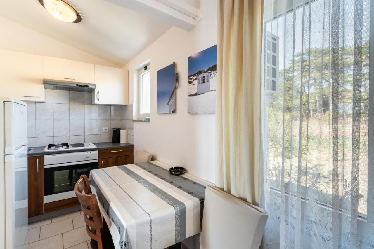 Apartments With A Parking Space Lopar, Rab - 14070 Exterior foto